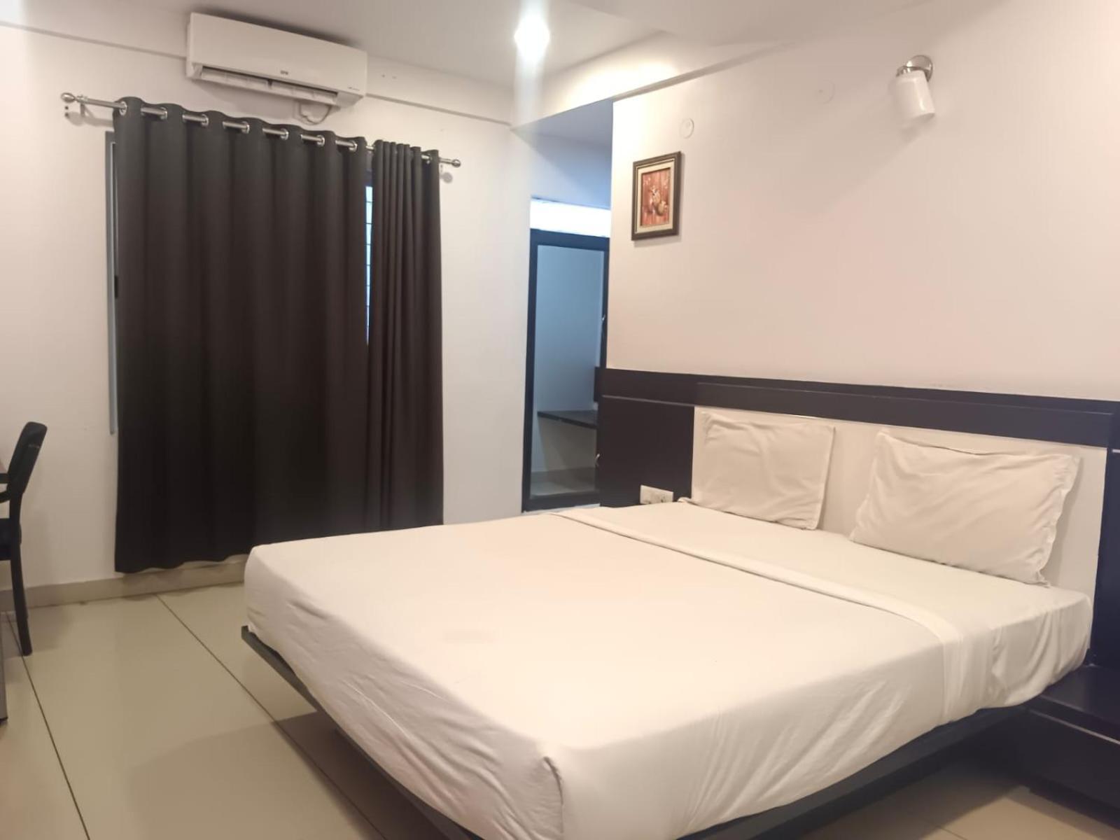 Center Residency Lodge