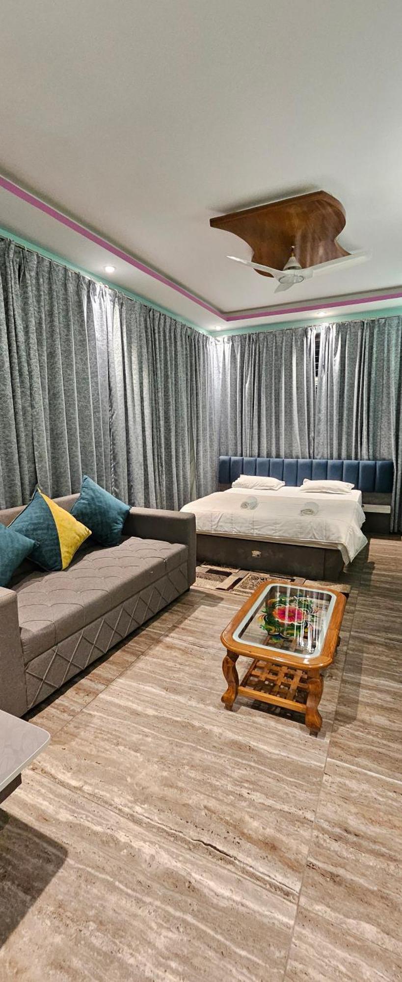 Rashmi Service Apartment *