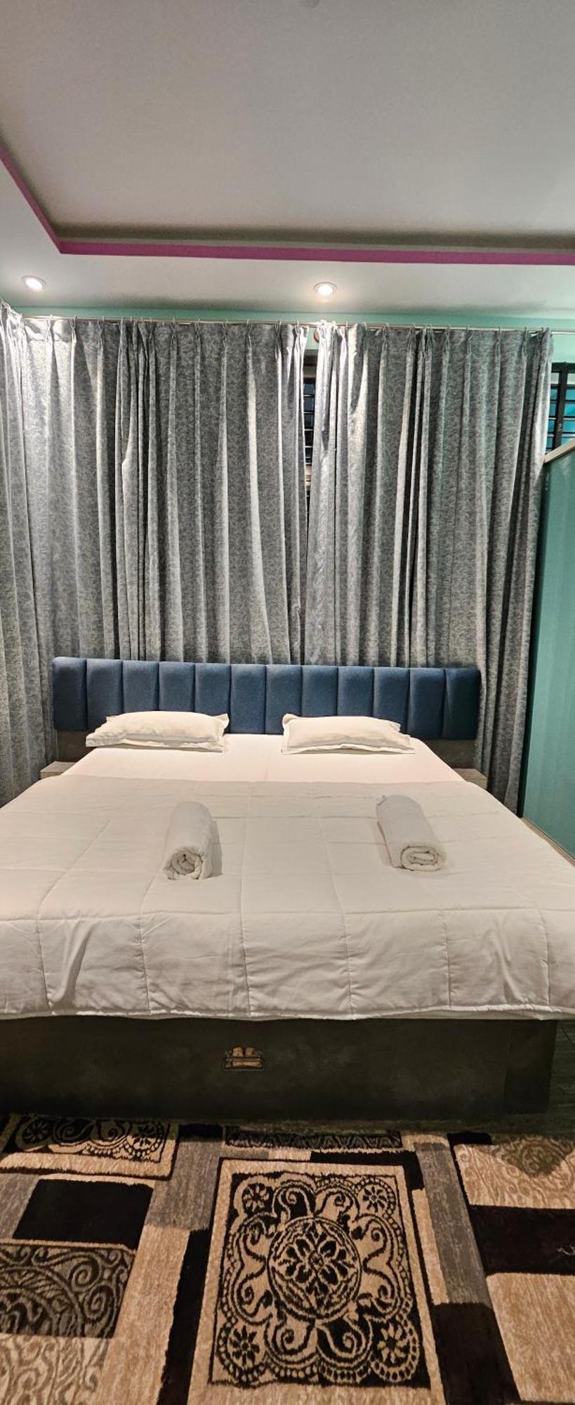Rashmi Service Apartment