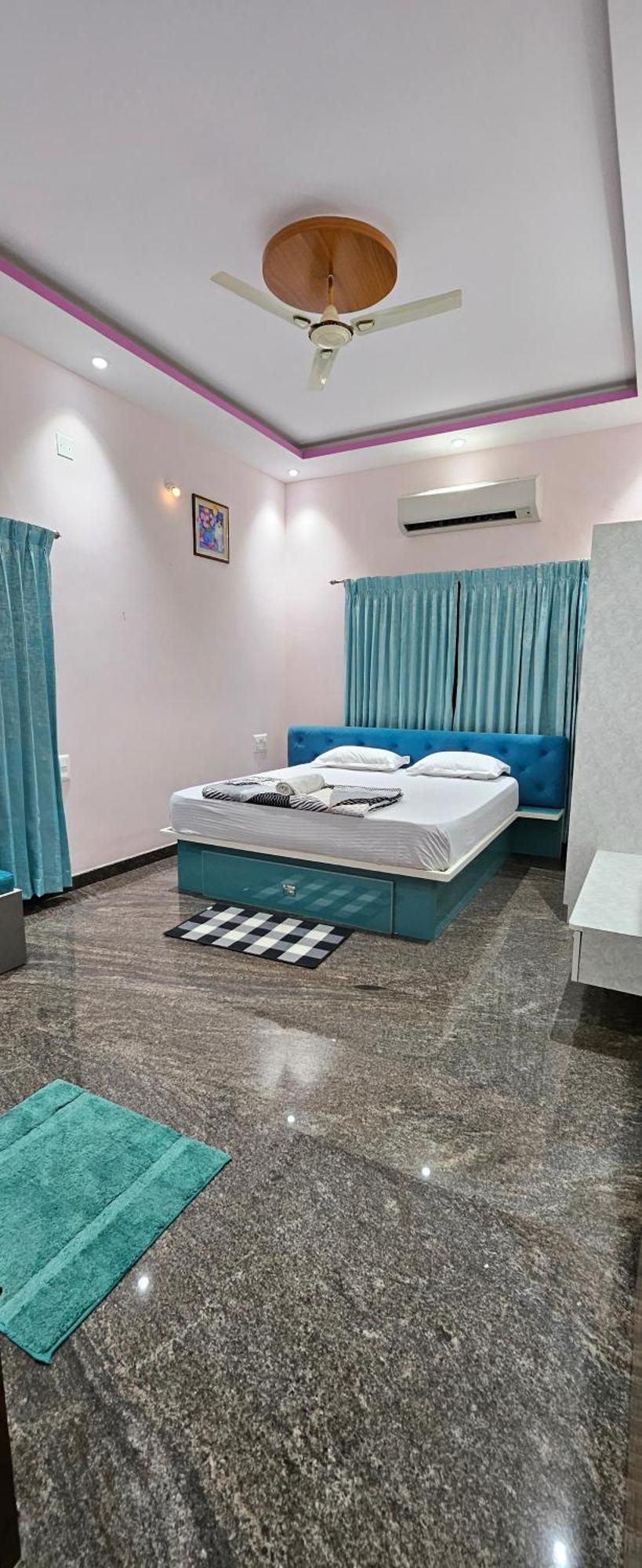 Apartment Rashmi Service *