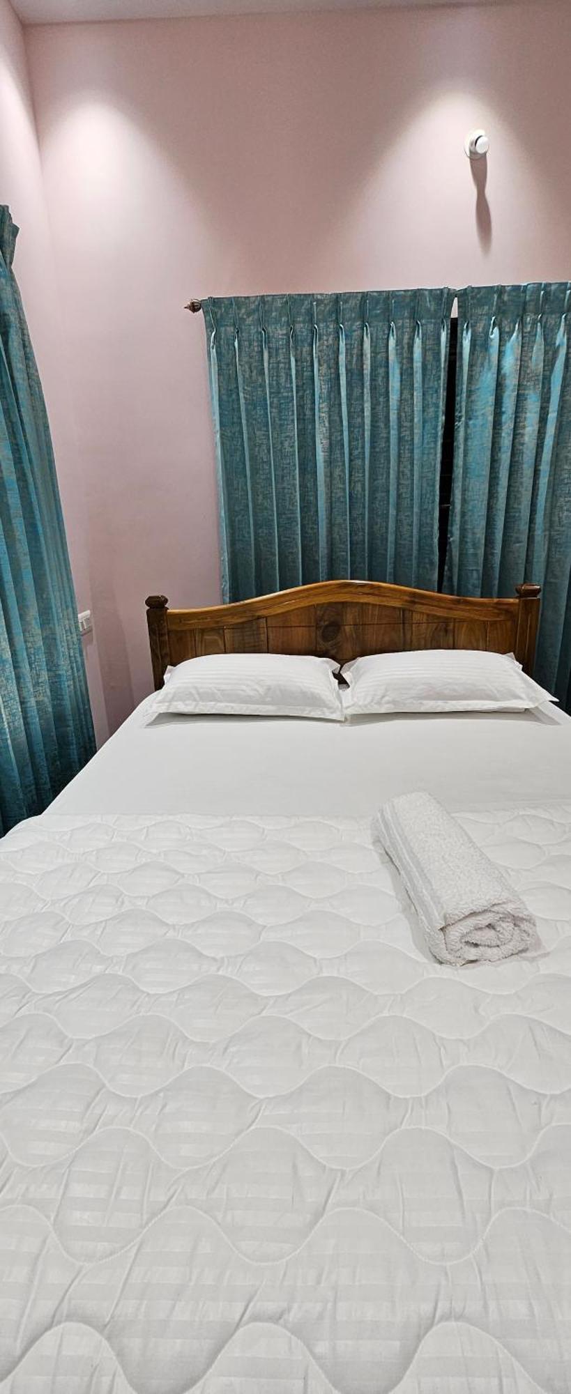 Rashmi Service Apartment *