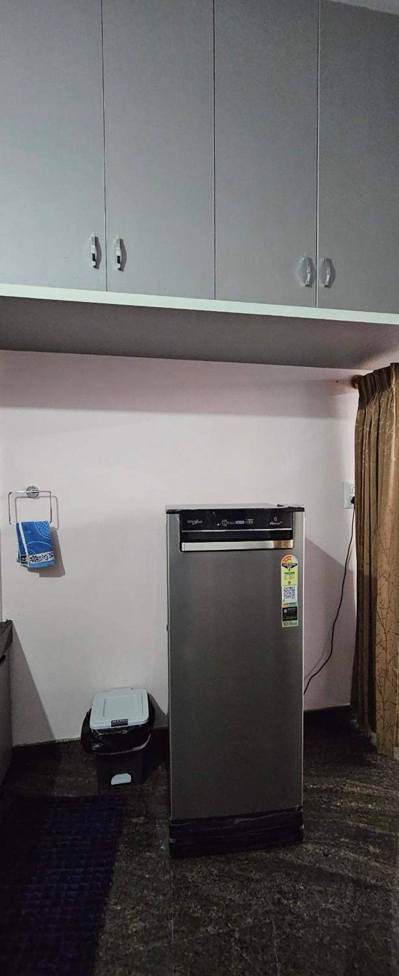 Apartment Rashmi Service *