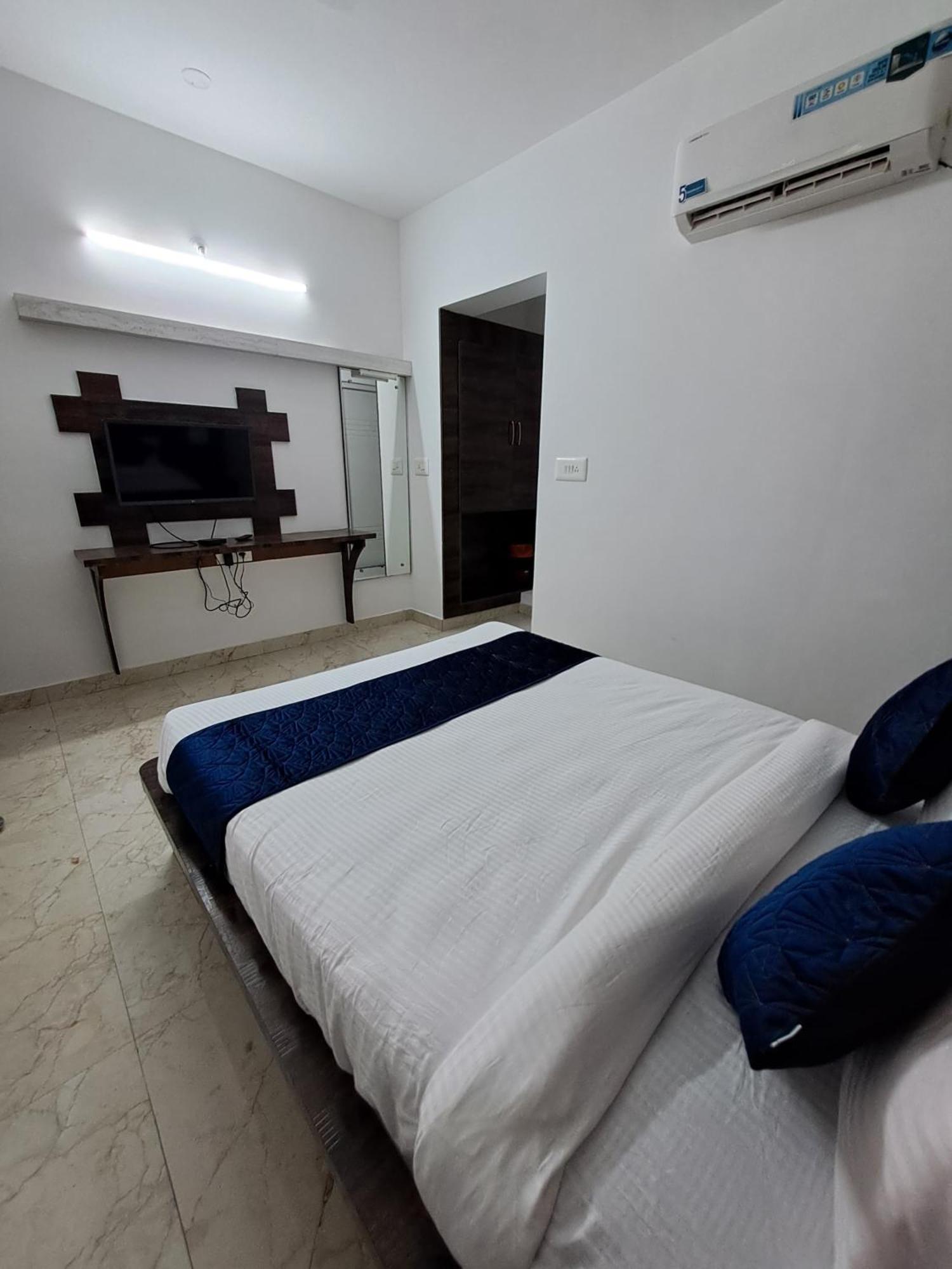 New Silver Suits Lodge Mysore