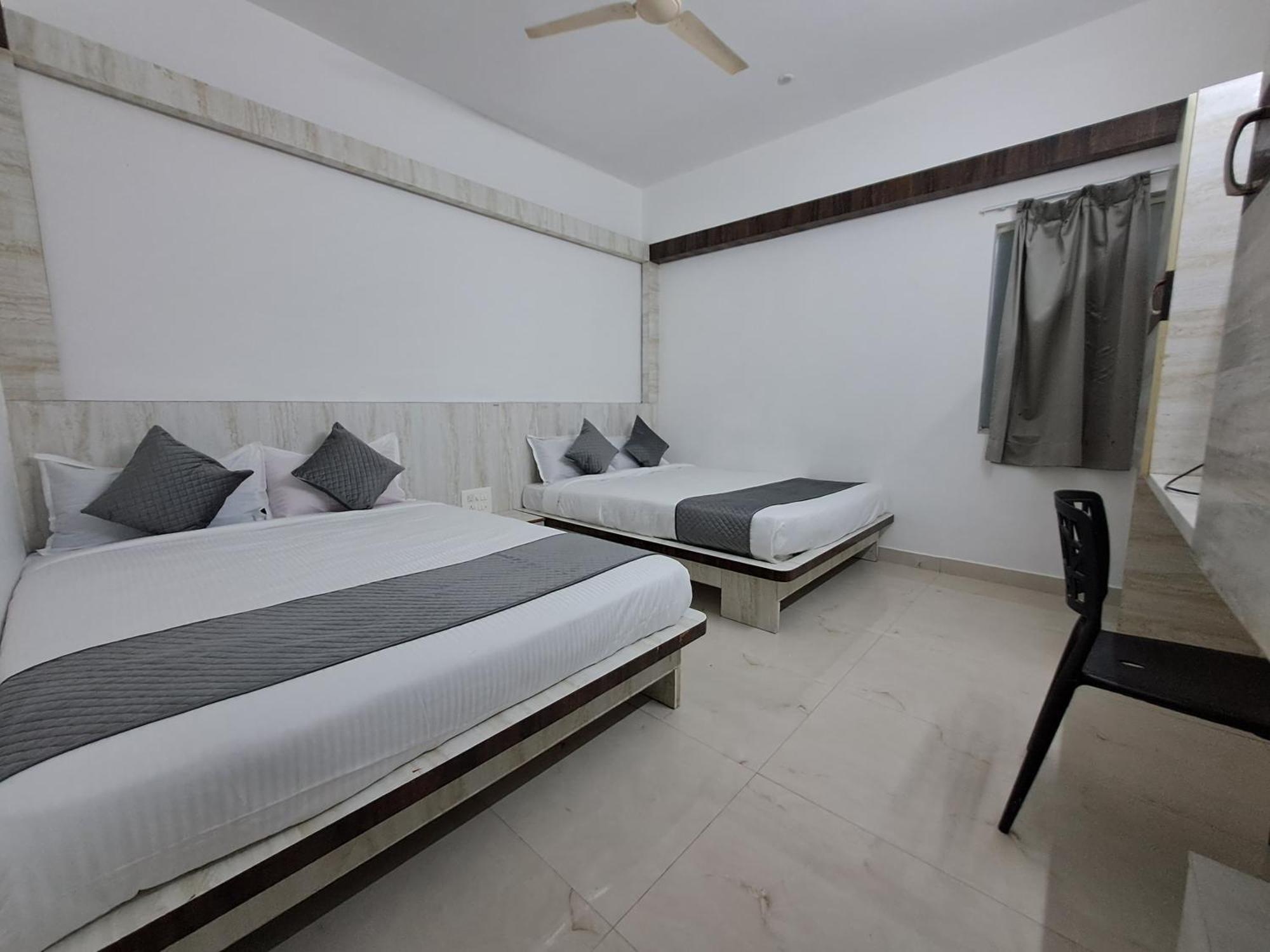 New Silver Suits Lodge Mysore