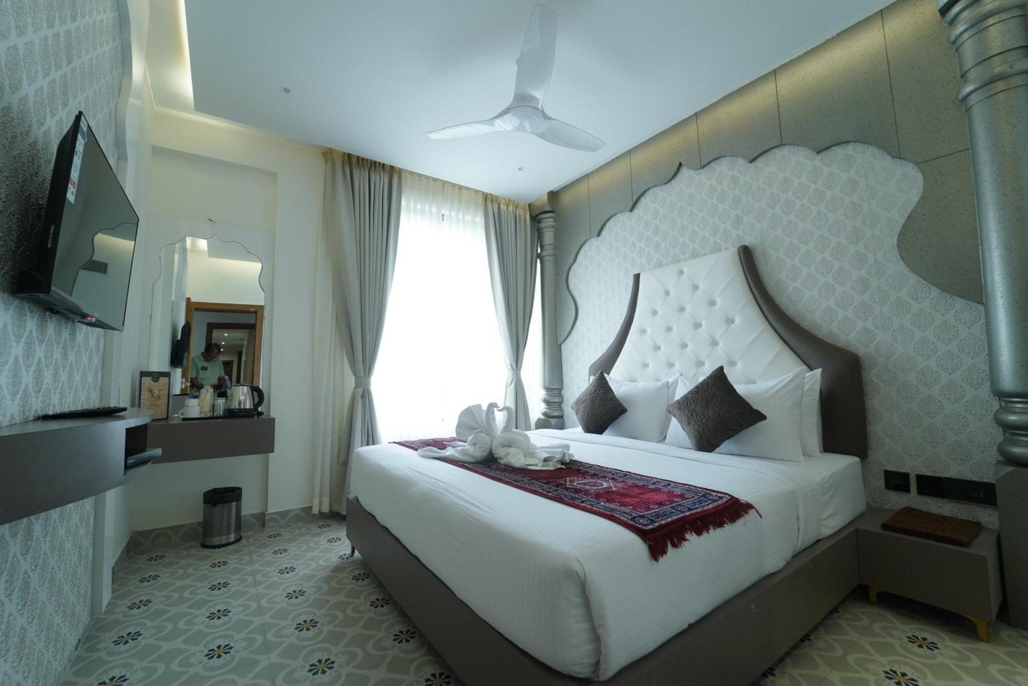 Hotel Yuvraj Le: Royale 3*