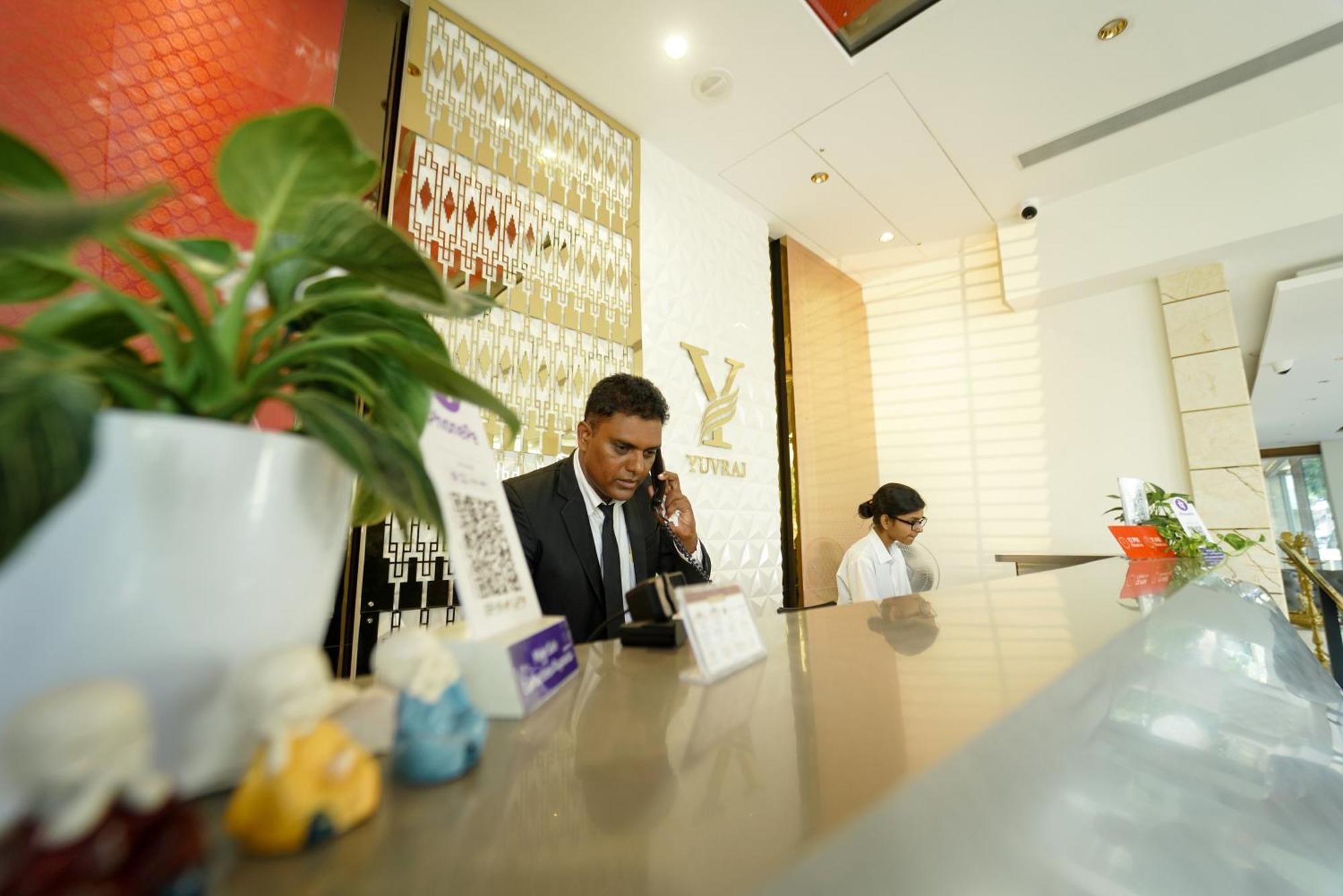 Yuvraj Le: Royale Hotel 3*