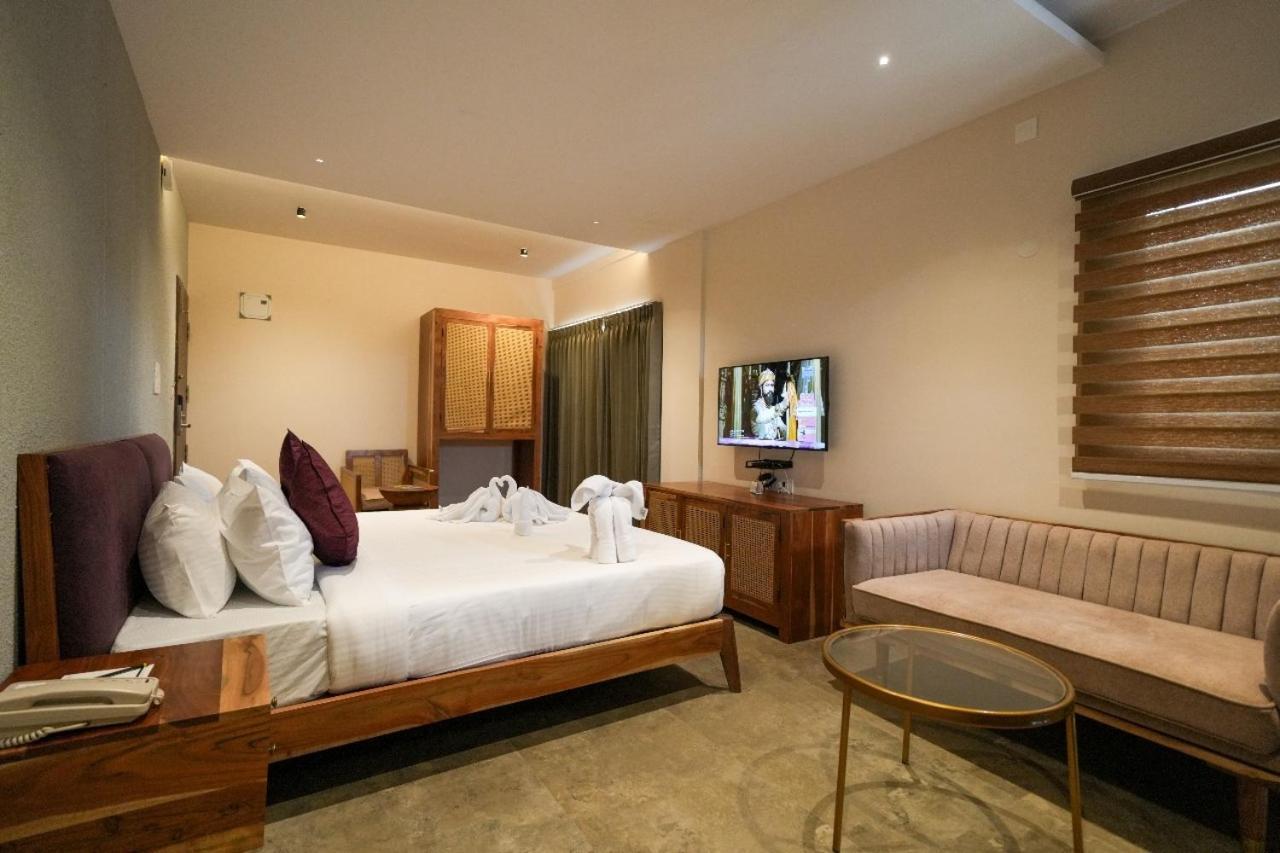 Hotel Tgi Livancia Hillside