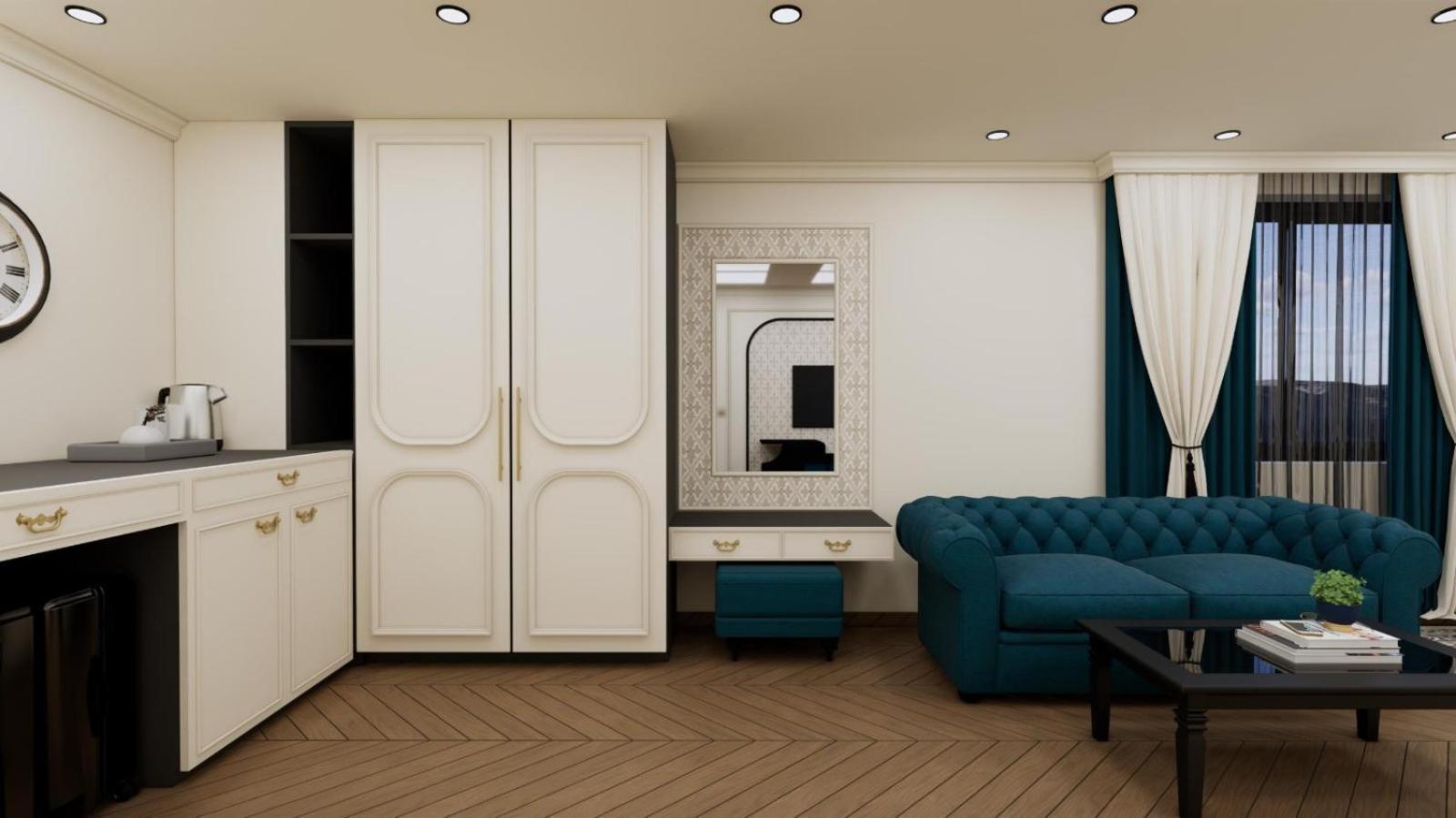 Yuvraj Le: Royale Hotel 3*