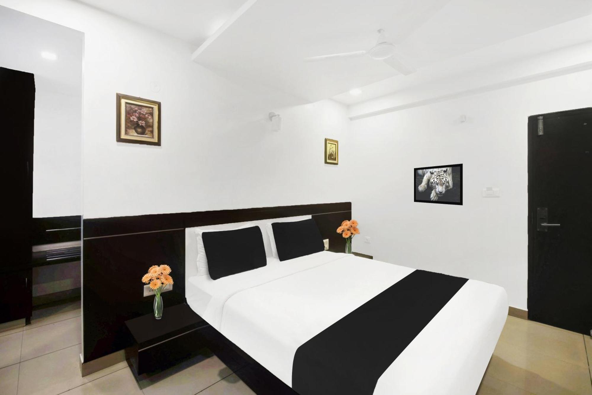 Townhouse Center Near Palace Formerly Aavass Hotel