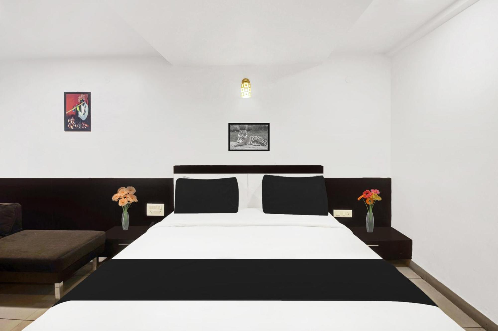 Hotel Townhouse Center Near Palace Formerly Aavass *
