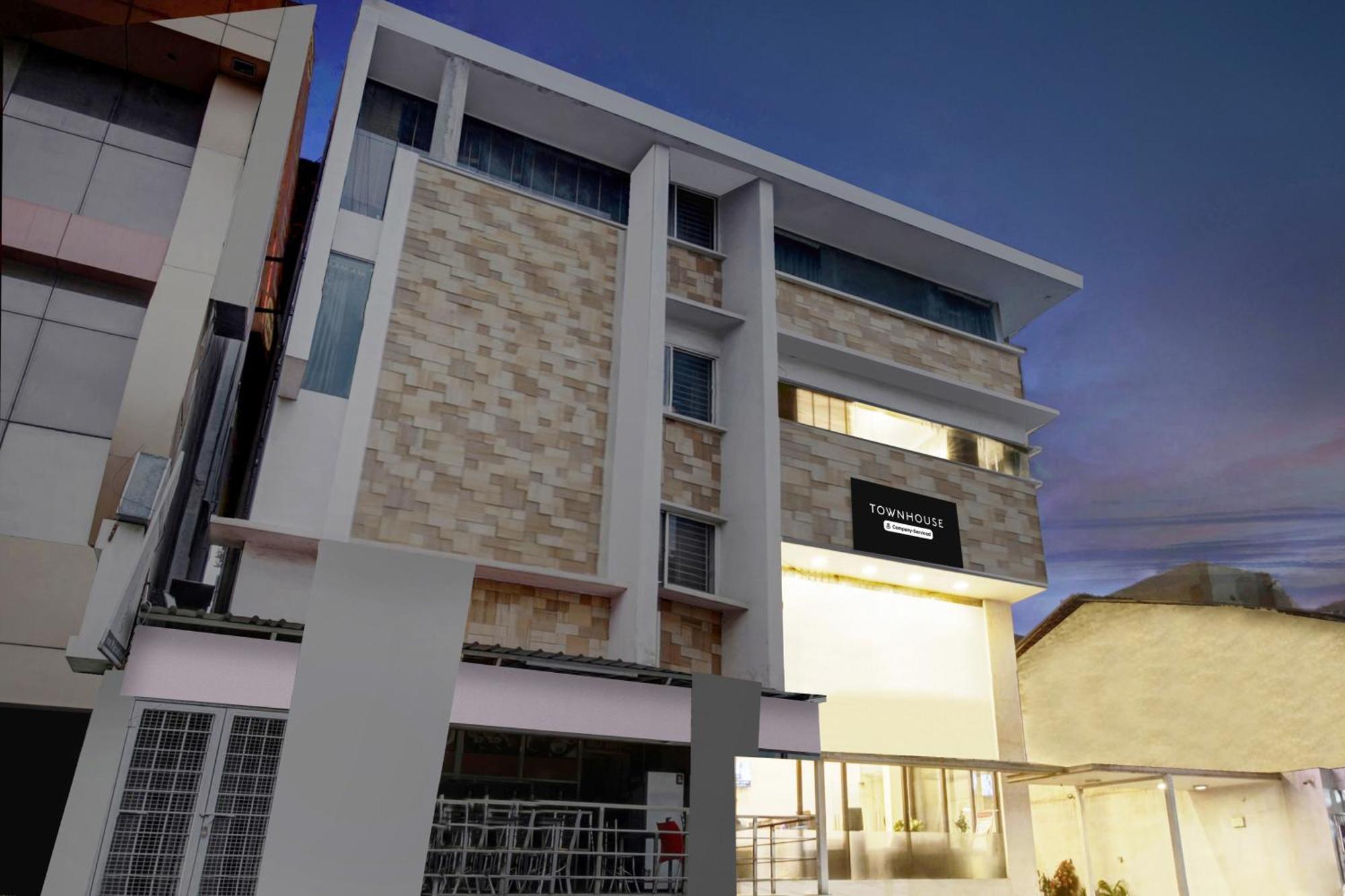 Hotel Townhouse Center Near Palace Formerly Aavass Mysore