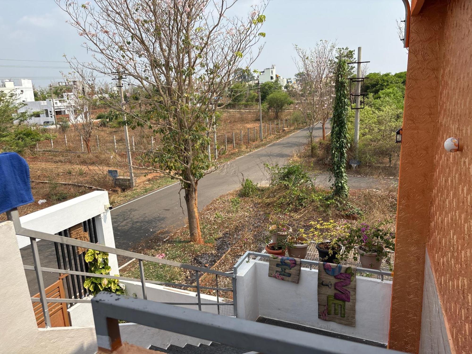 1st Floor 3 Bhk For 12-14 Decent People With Free Parking * Mysore
