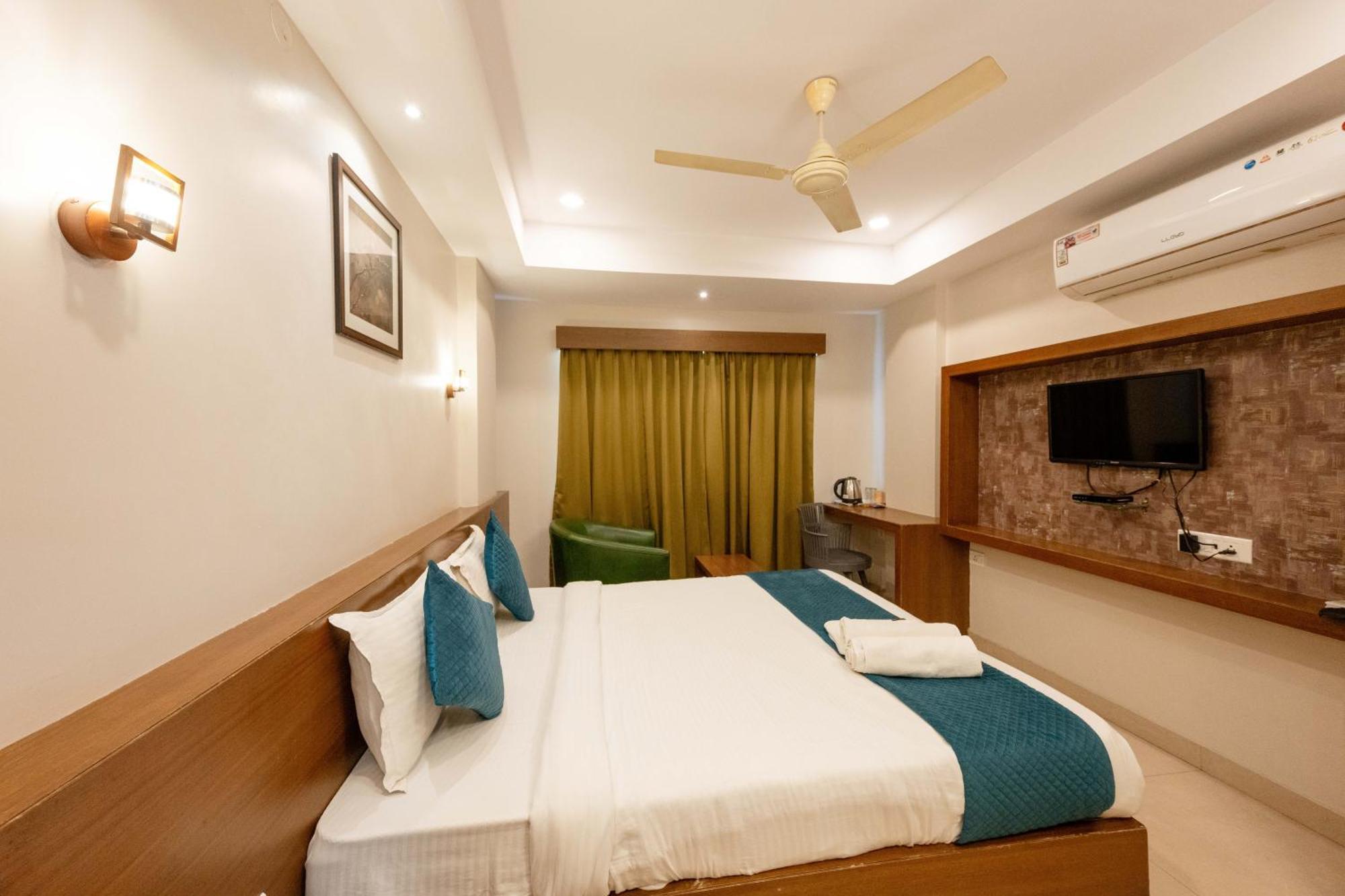 Regalia &suites
