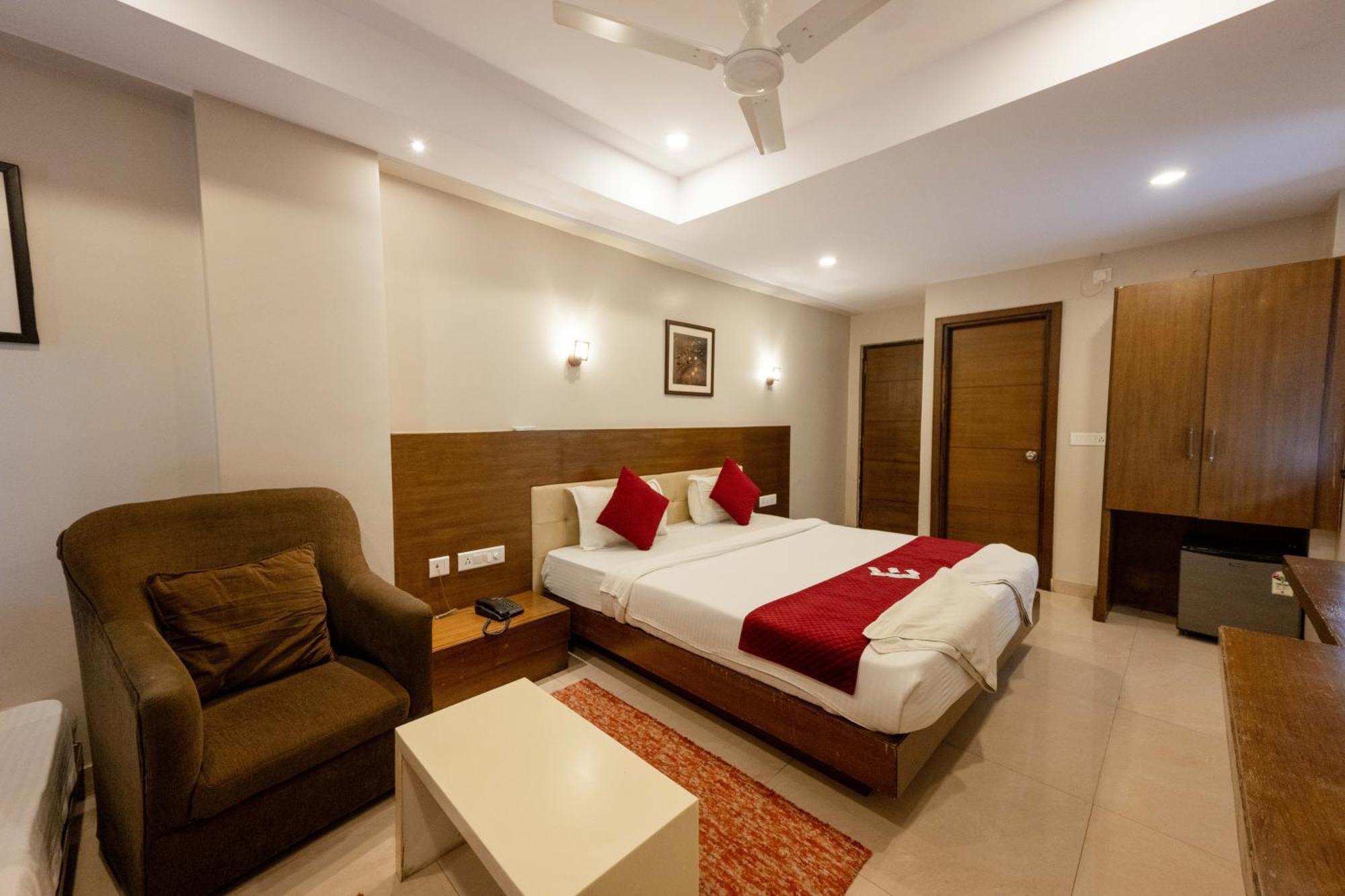 Regalia &suites