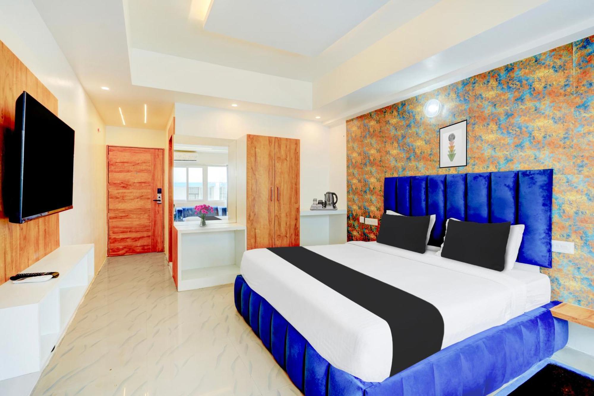 Super Townhouse Hotel