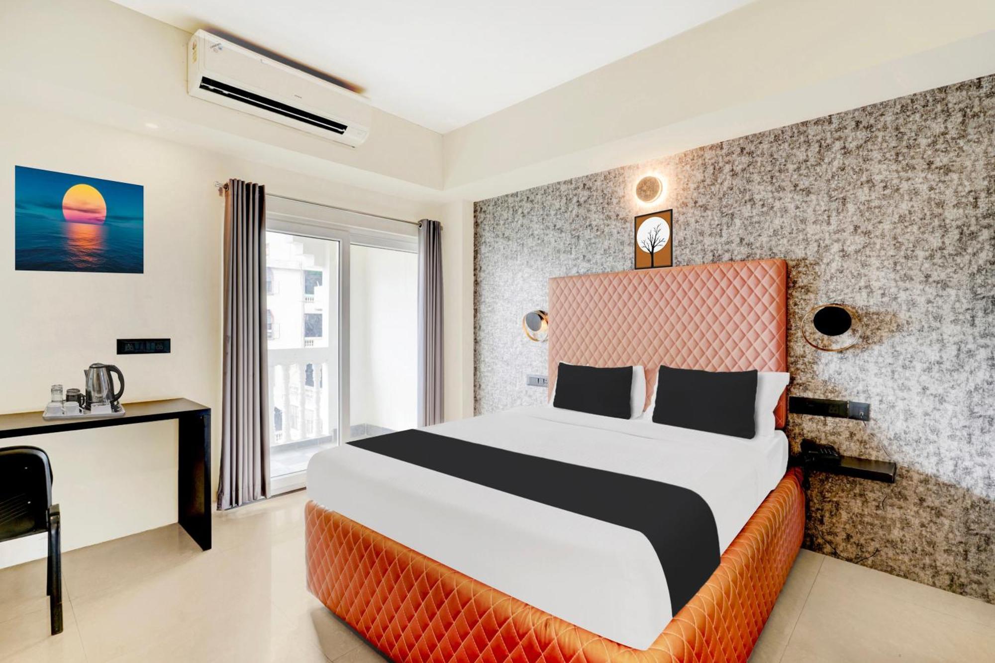 Super Townhouse Hotel