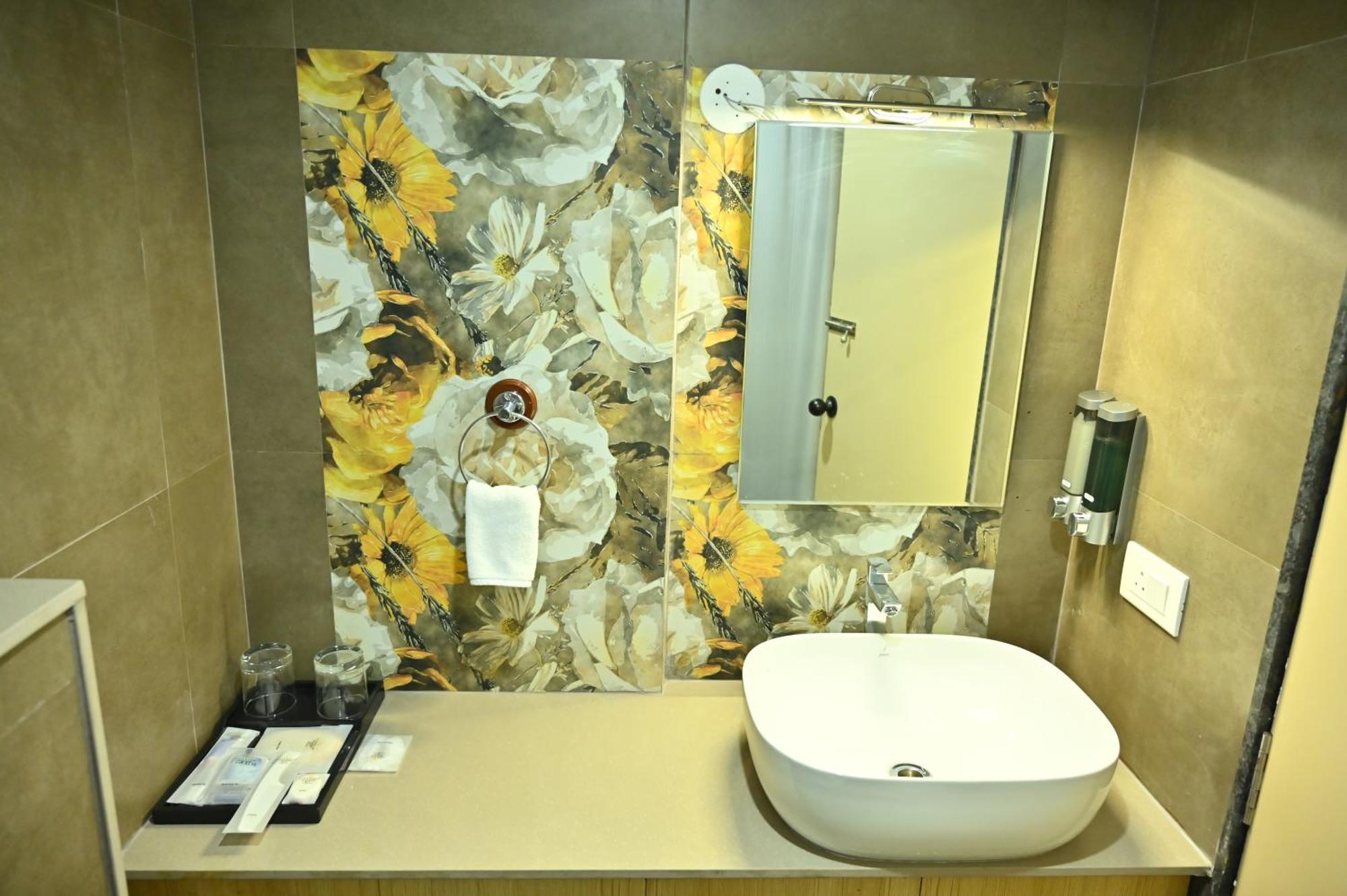 Hotel Tgi Livancia Hillside *
