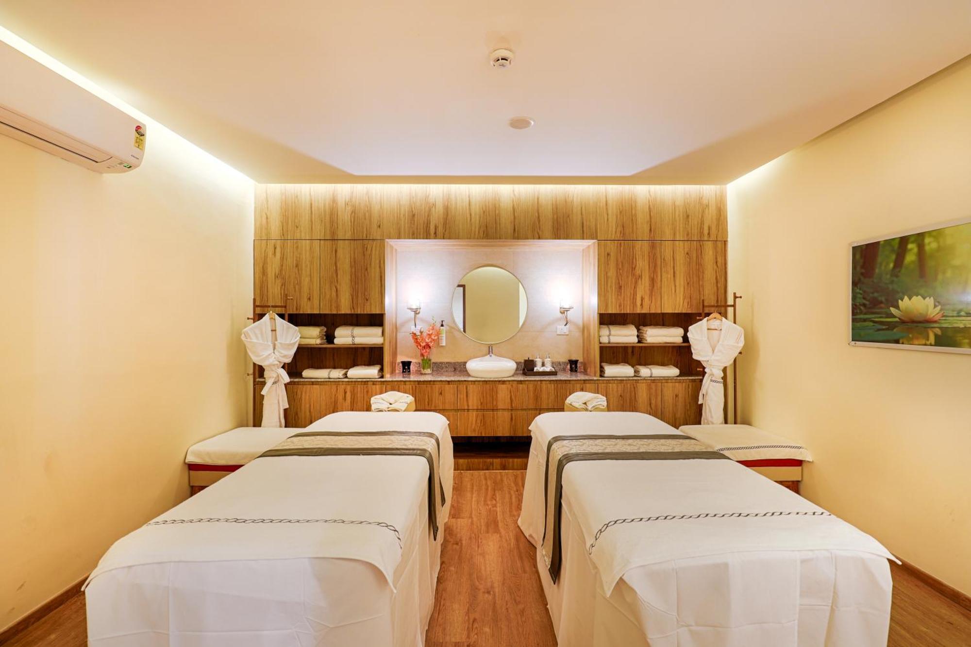 Resort Club Mahindra Golden Landmark, *