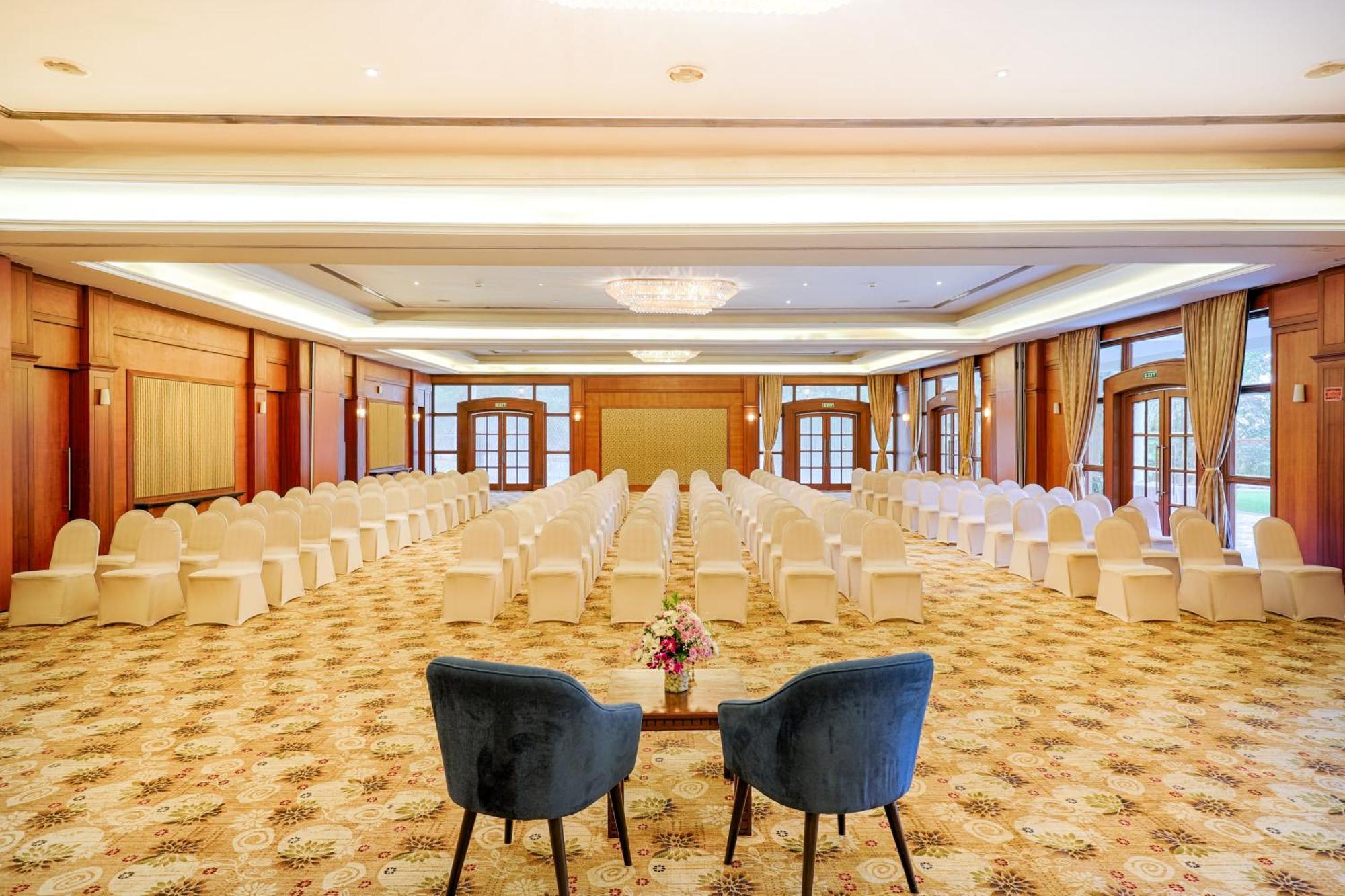 Club Mahindra Golden Landmark, Resort