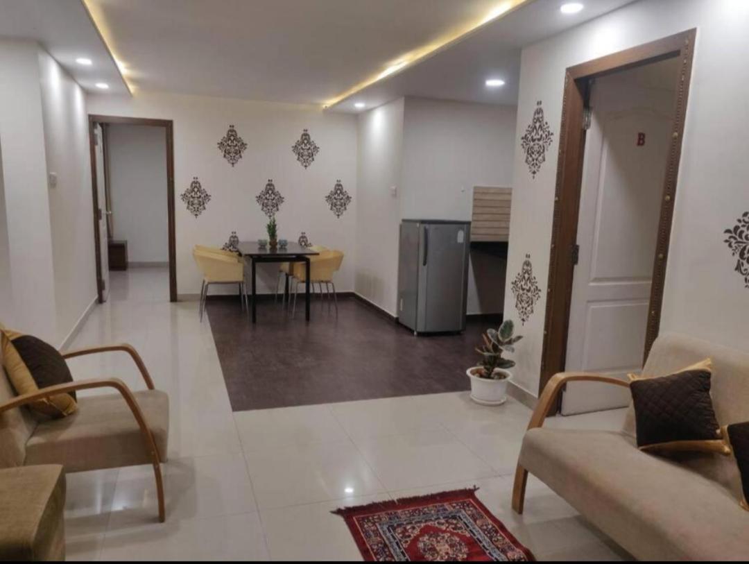Happy Vibes 3bhk Flat Apartment *