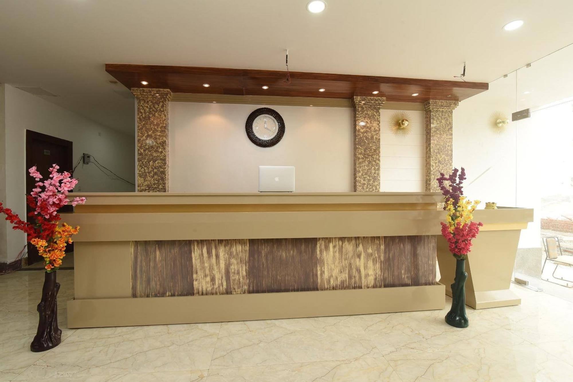 Hotel O New Vinay Residency Indirapuram