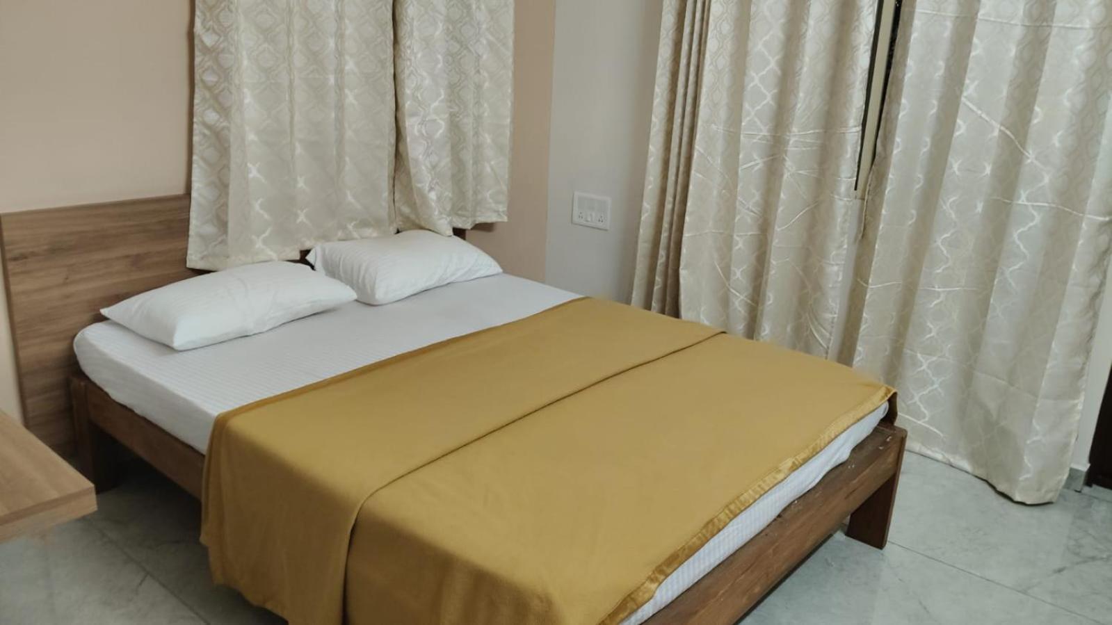 Nandan Suits Hotel 3*