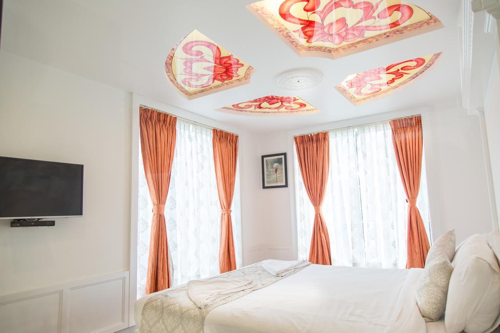Hotel Sepoy Grande Mysore