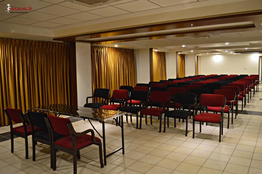 Hotel Sepoy Grande Mysore