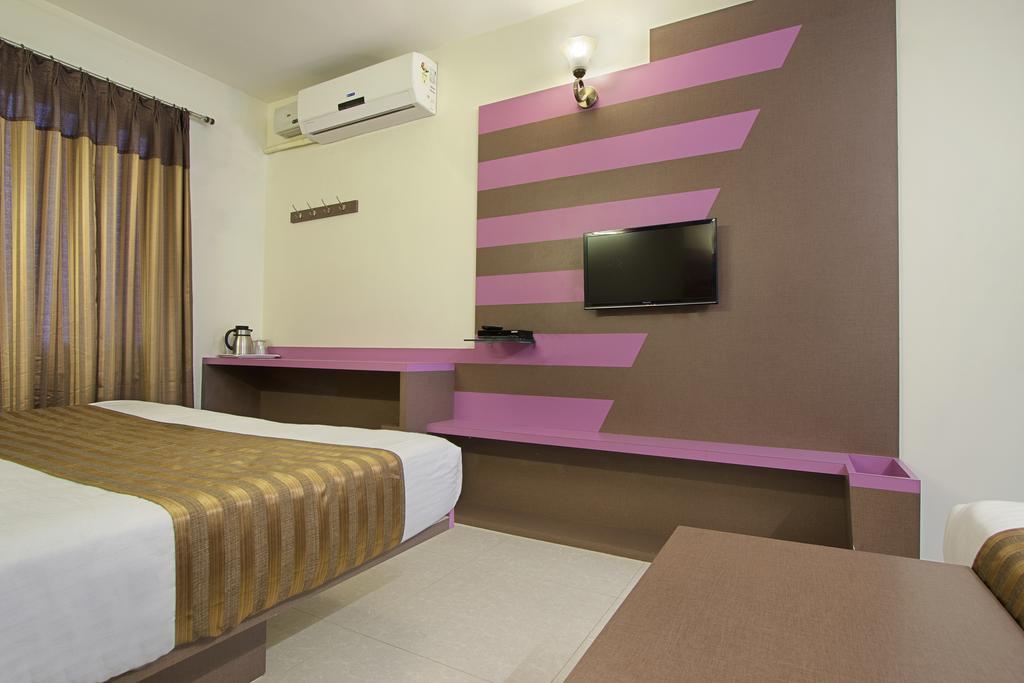 Lodge Mannars Residency *