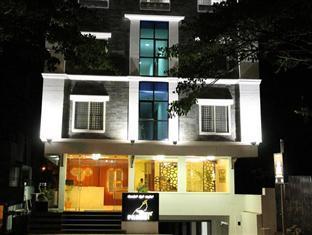 White Parrot 3*