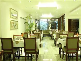 White Parrot Hotel 3*