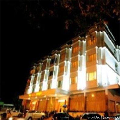 Adeline Hotel