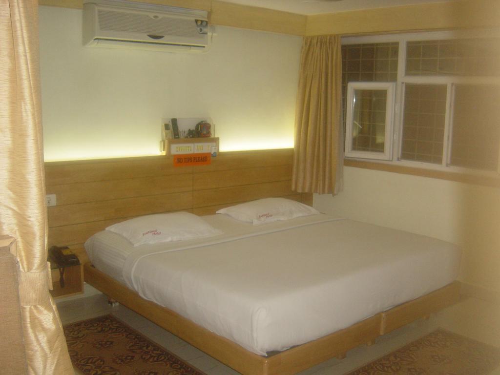 Hotel Parklane 3*
