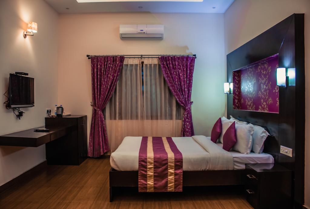 Hotel Oriole Resorts Mysore