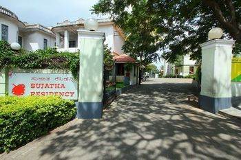 Hotel Sujatha Residency 3*