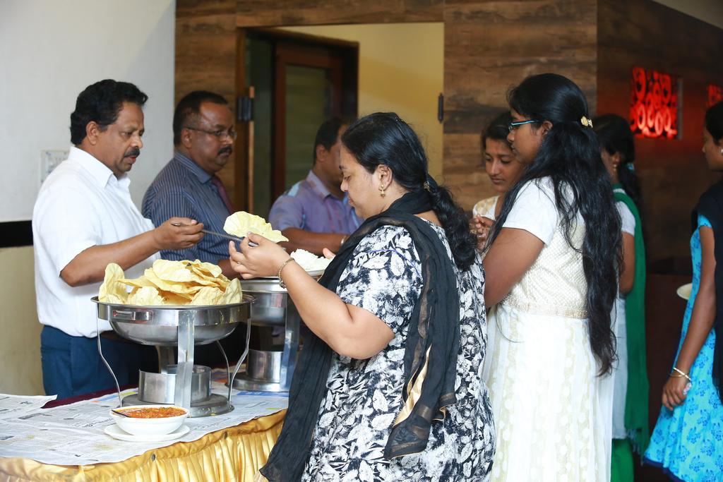 Qik @ S.k. Continental Hotel Mysore