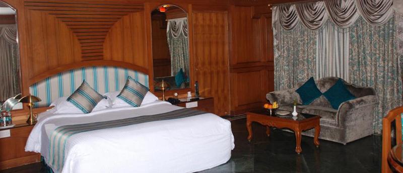 Sandesh The 4*