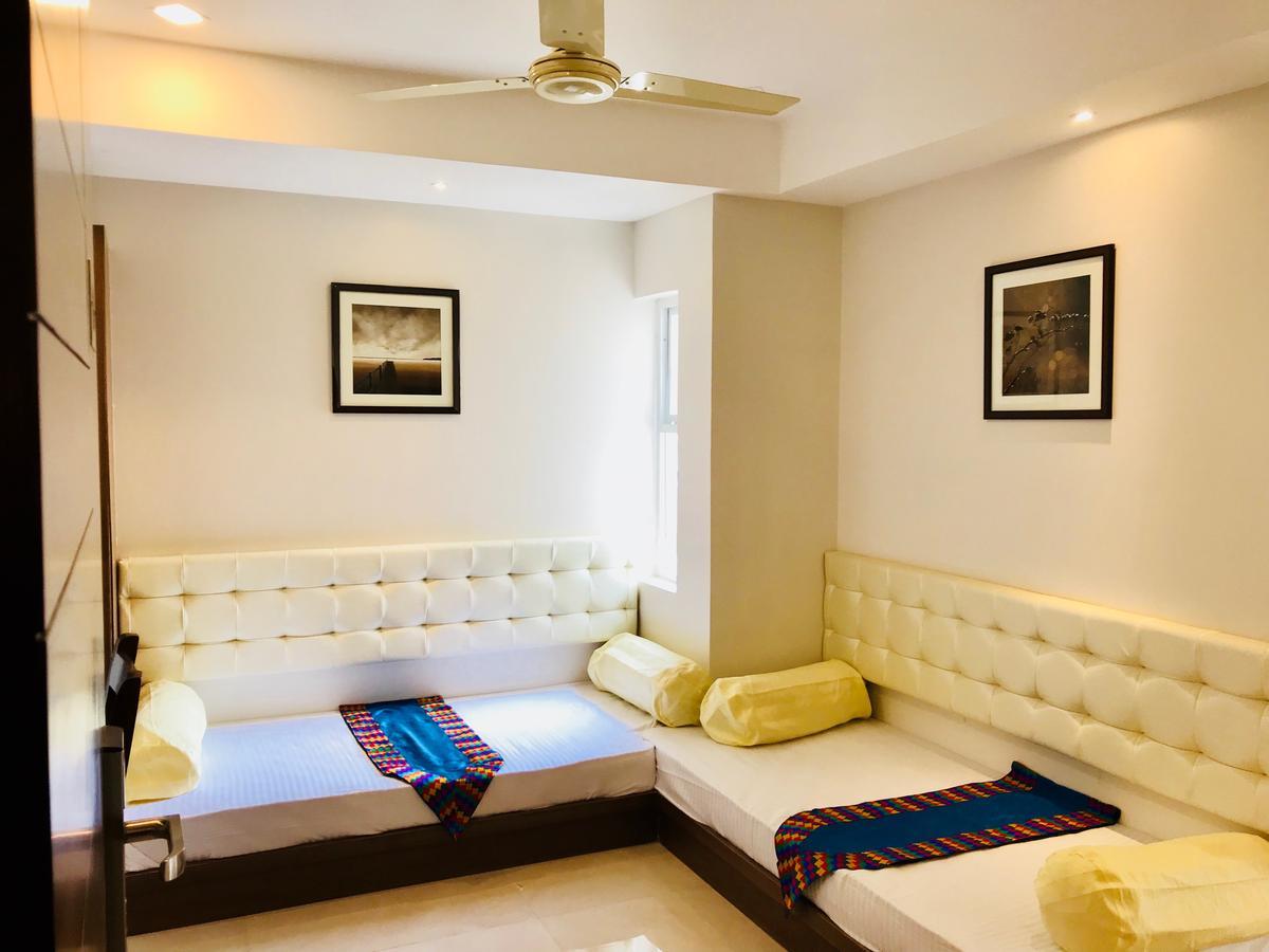 Regalia &suites