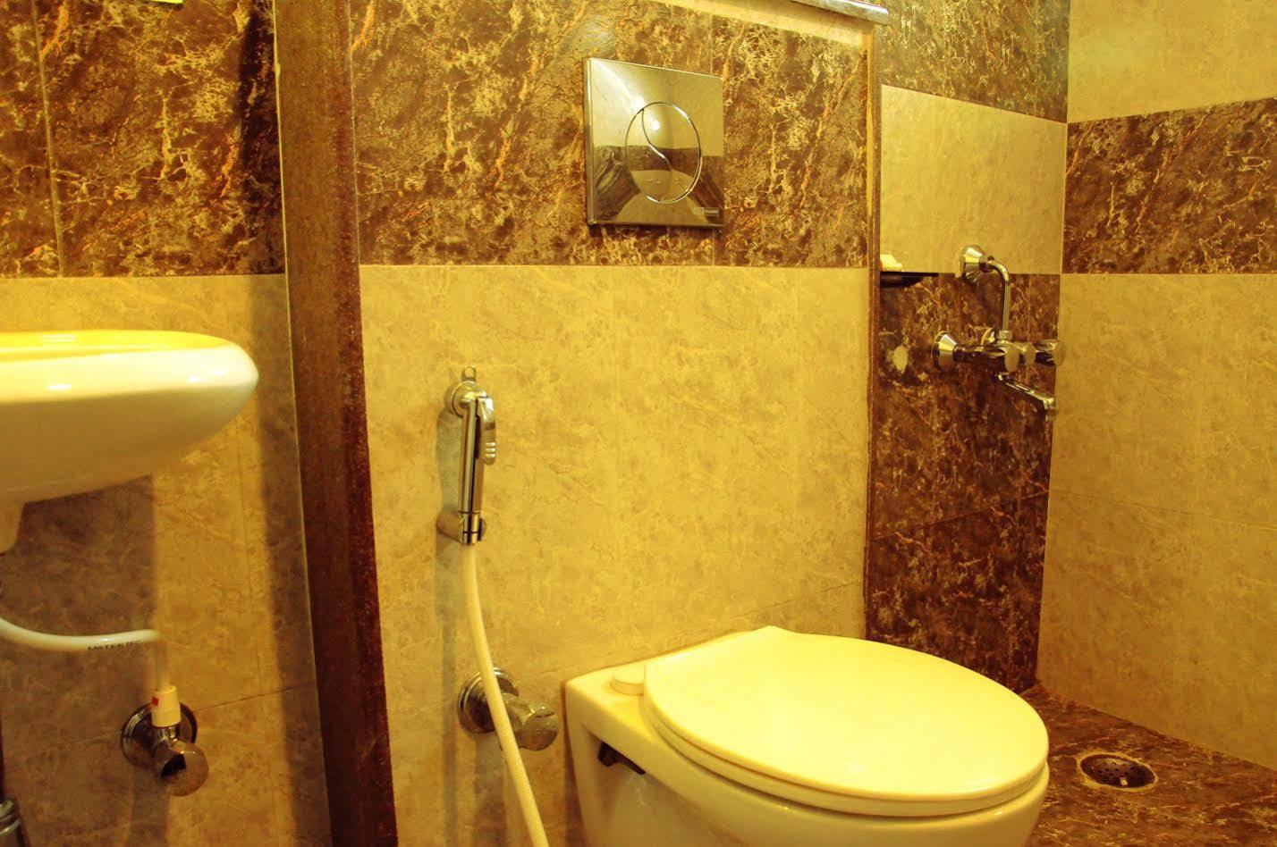 Sunshine Hotel 3*