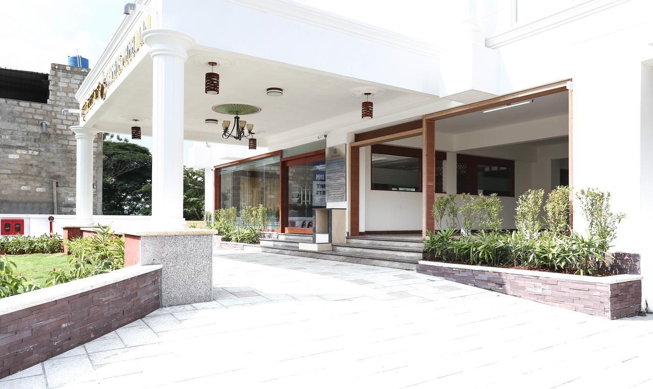 Hotel Treebo Premium Akshaya Mahal 4*
