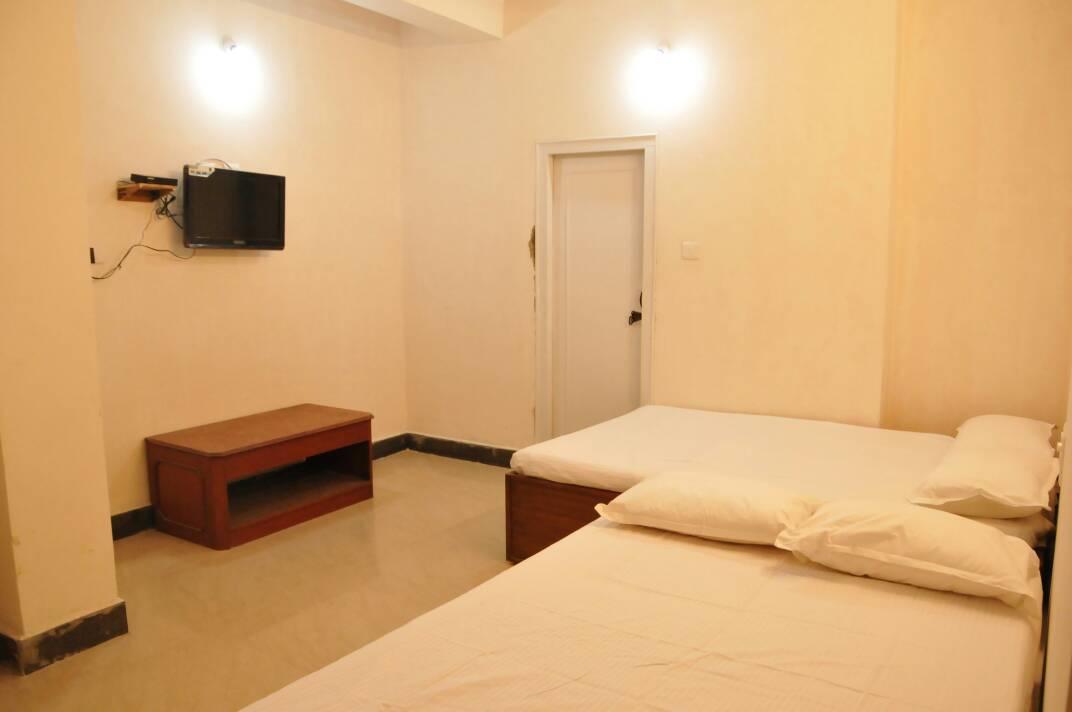 Mahalakshmi Comforts Lodge