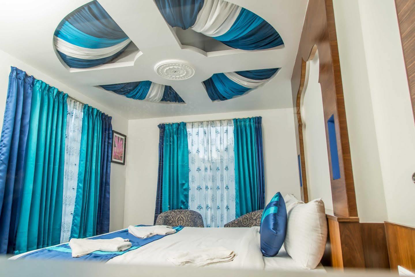 Sepoy Grande Hotel 3*