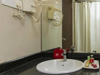 Oyo Premium Hotel 4*