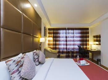 Oyo Premium Hotel