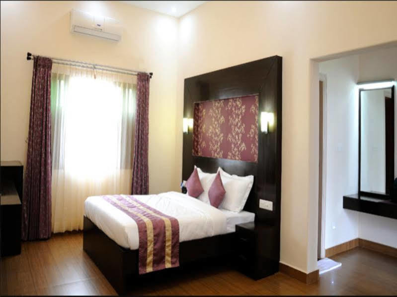 Hotel Oriole Resorts 3*