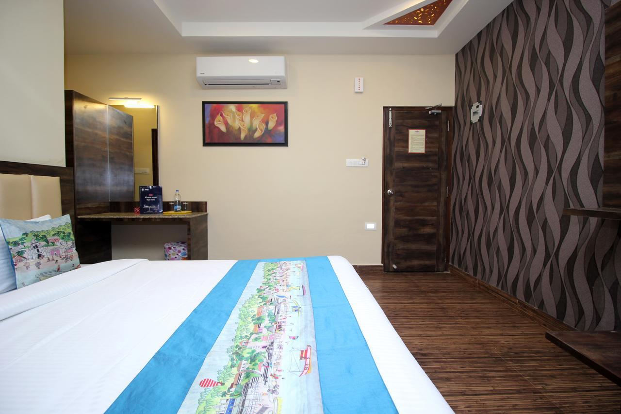 Hotel Oyo 7765 A2b Residency Railway Station 3*