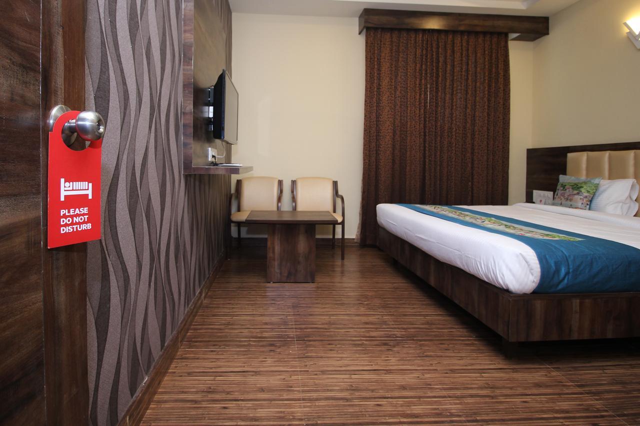 Hotel Oyo 7765 A2b Residency Railway Station