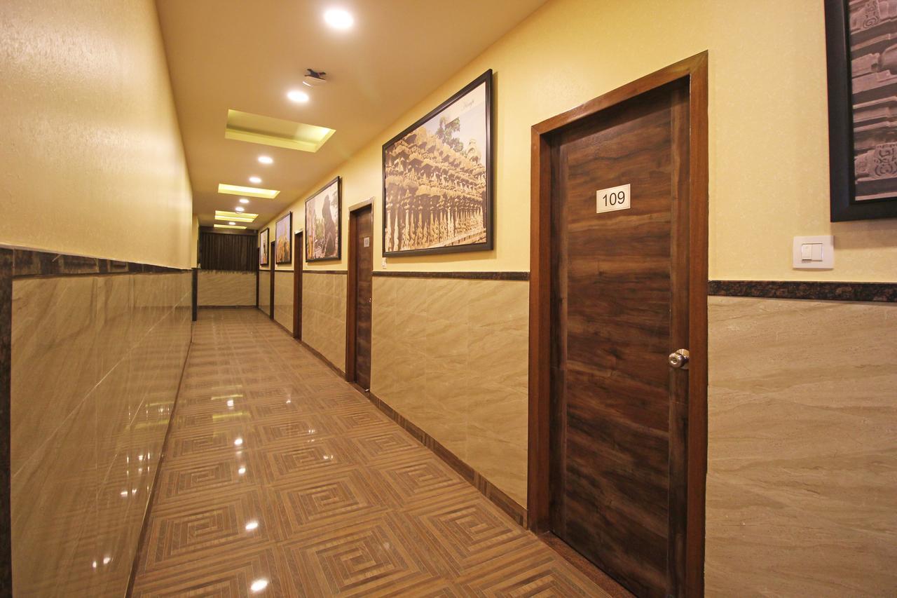Hotel Oyo 7765 A2b Residency Railway Station