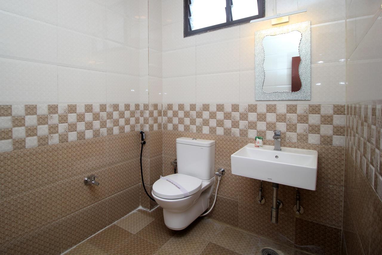 Hotel Oyo 7765 A2b Residency Railway Station