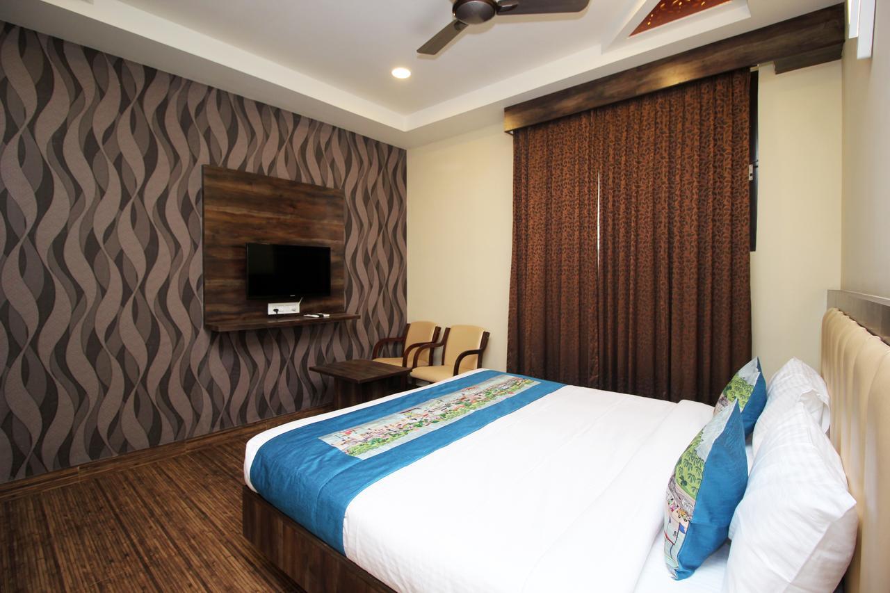 Oyo 7765 A2b Residency Railway Station Hotel
